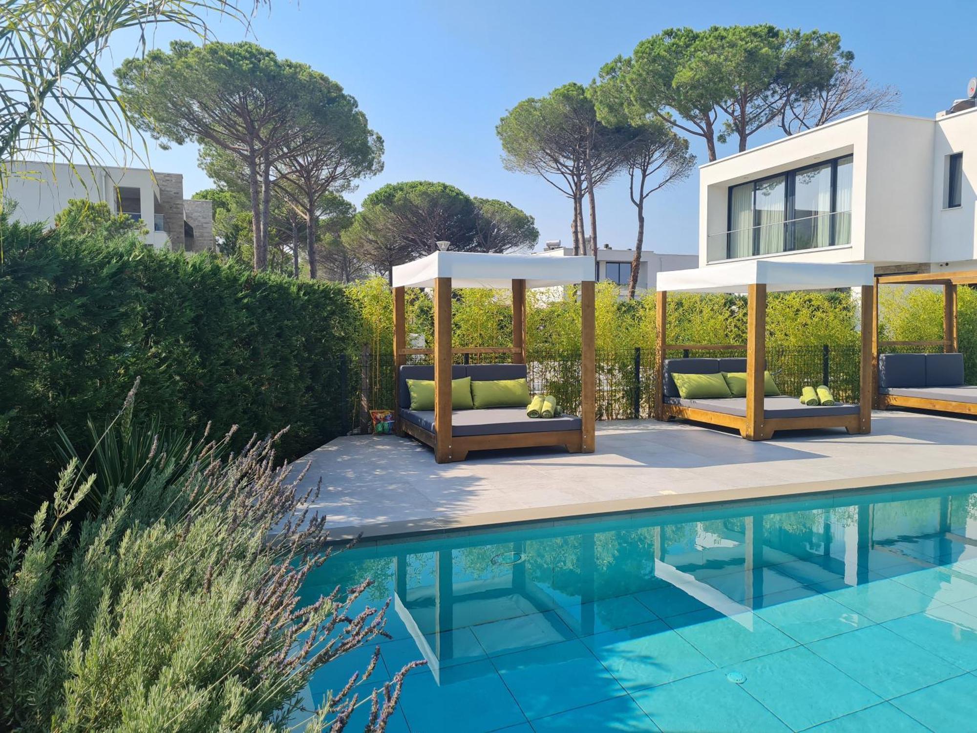 Rosemarine Villas Durrës Buitenkant foto