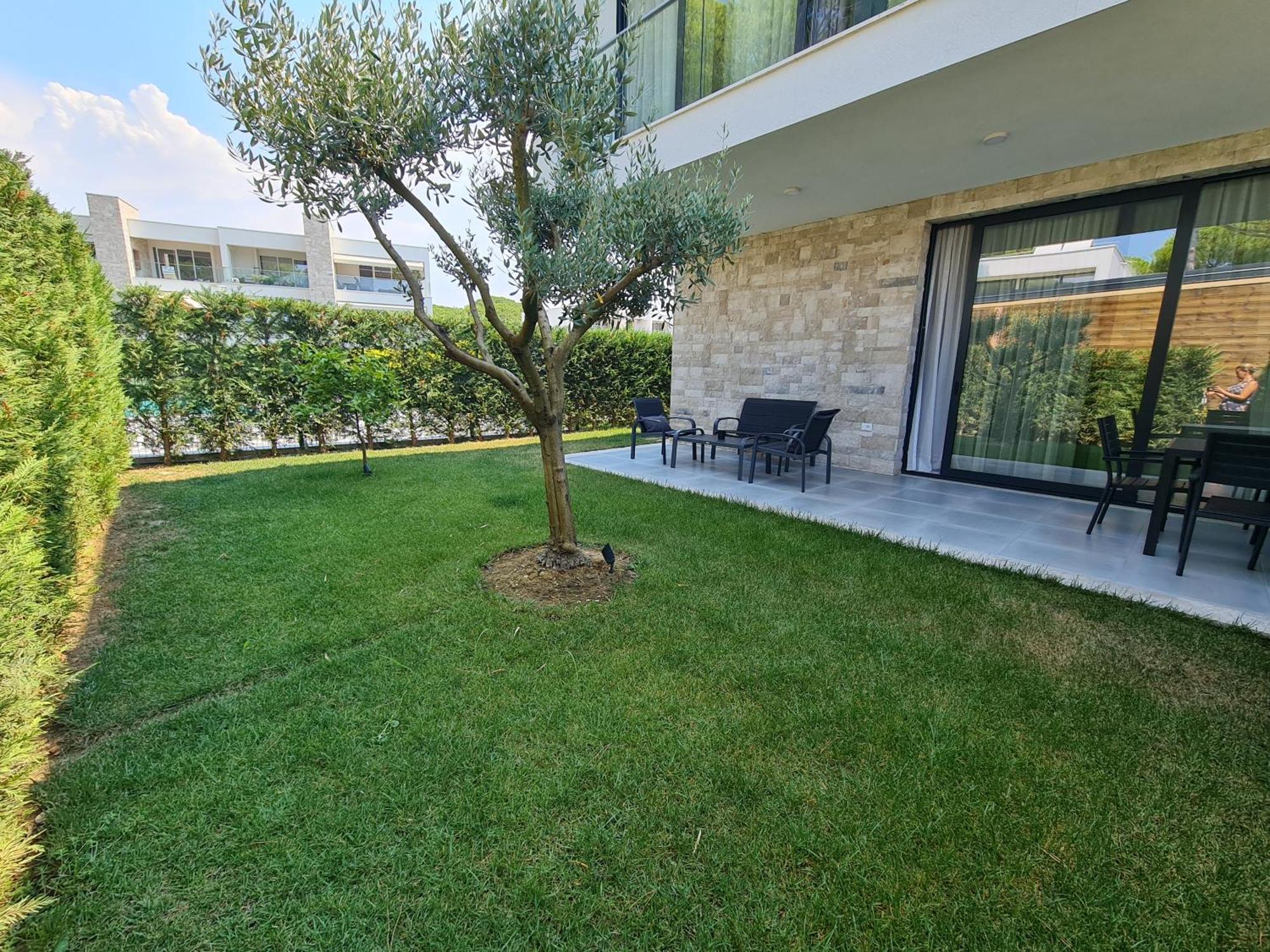 Rosemarine Villas Durrës Buitenkant foto